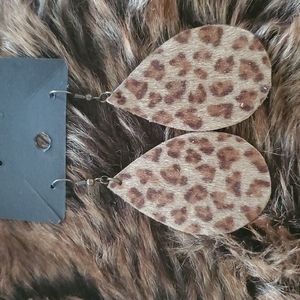 💛THANDMADE EARRINGS HANDCRAFTED LEATHER/ COWHIDE ANIMAL PRINT TEARDROP DANGLE
